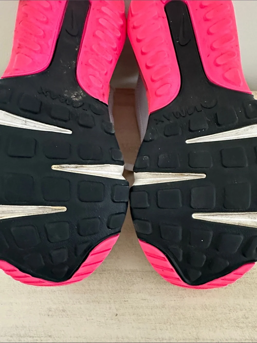 Nike Air Max 2090 'Laser Pink'